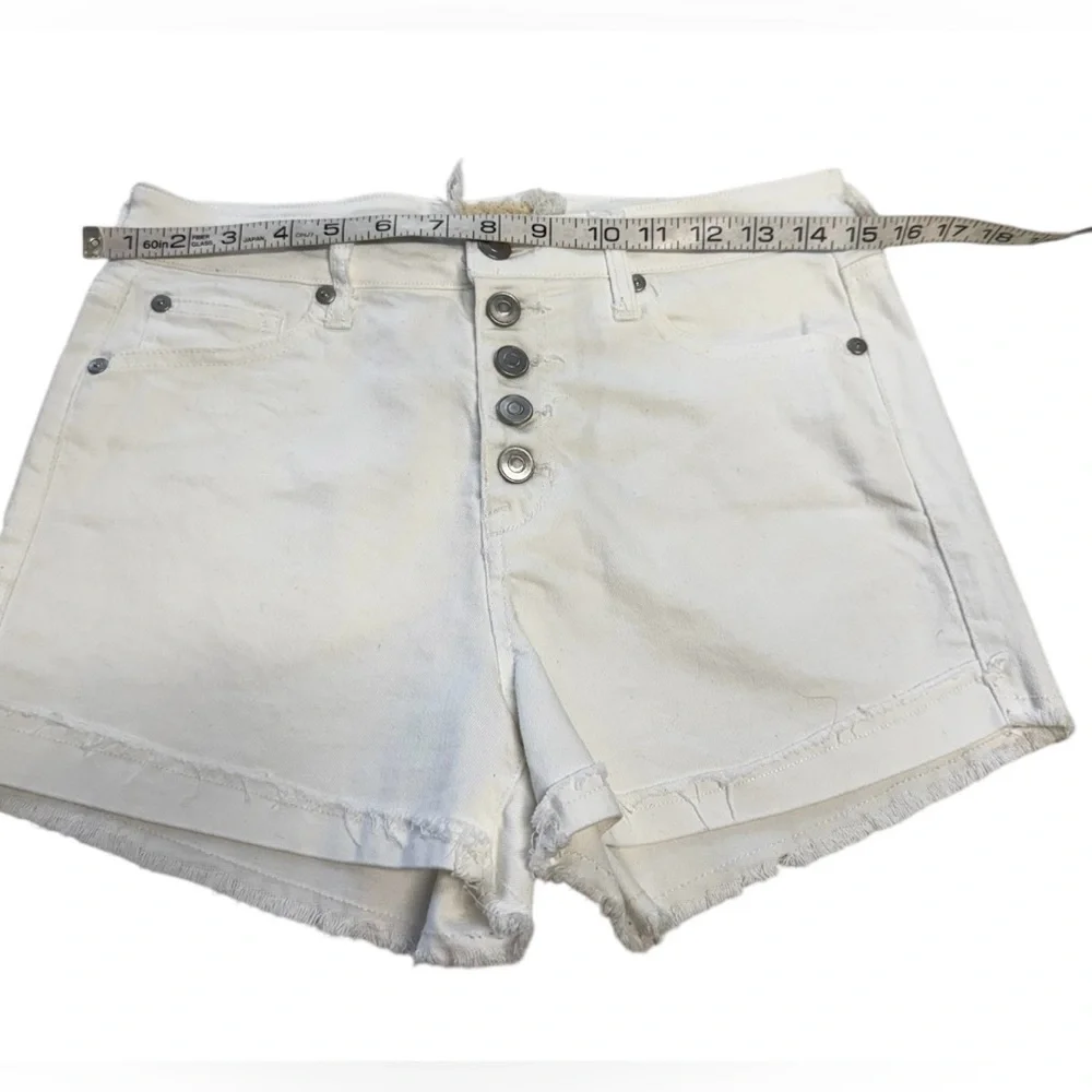 Altar’d State Women’s White Denim Button Fly Cuffed Shorts Size 27/5